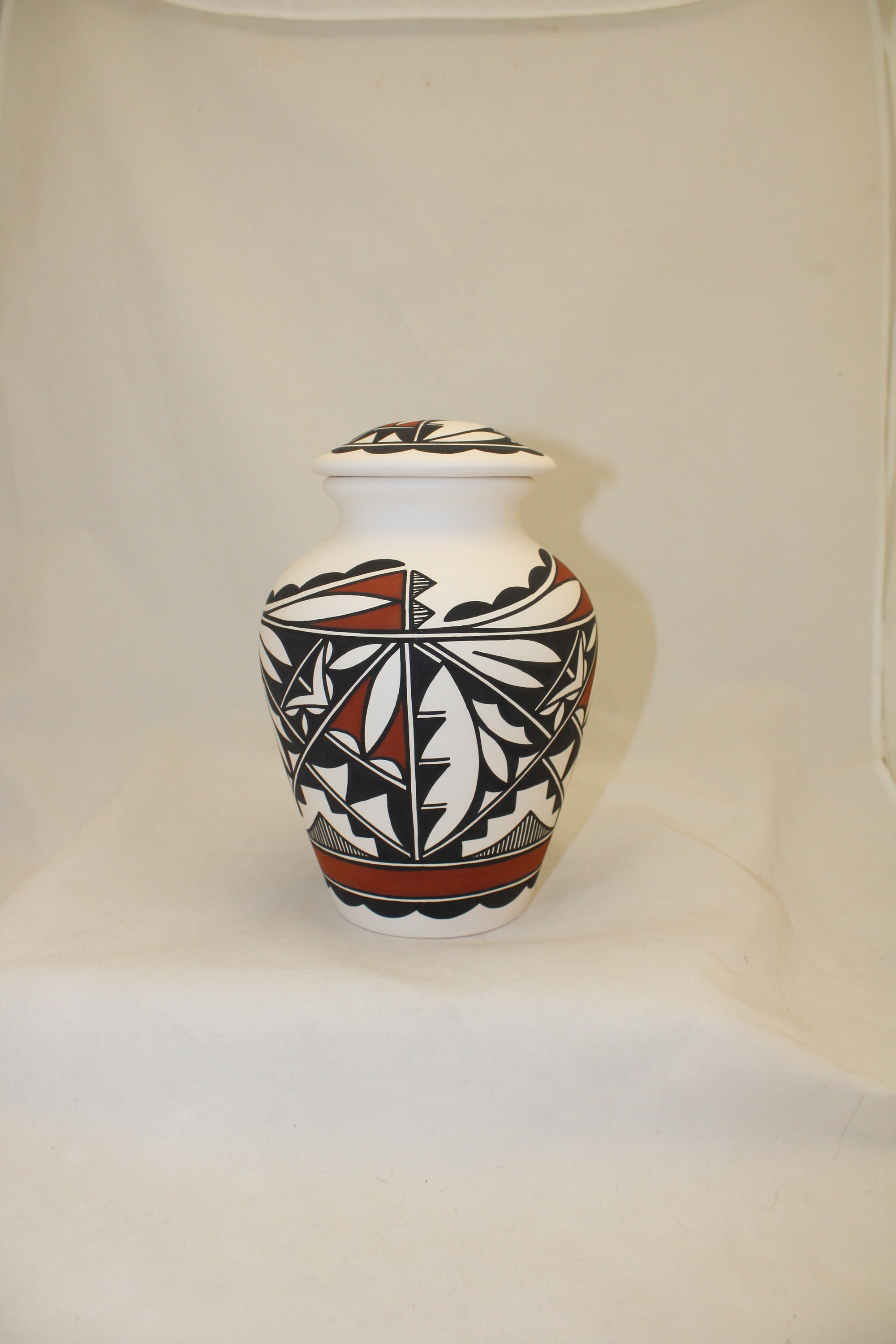 Eiffel Tower Cremation Urn For Ashes - 10 Inch Gray Funeral Urn For Women Or Men, Holds 200 Cubic Inches