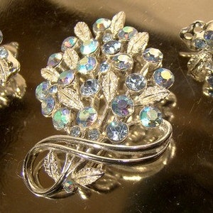 1950s Lisner Blue Aurora Borealis Rhinestone Brooch and Earrings Set