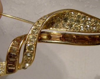 Boucher Signed Brown and Clear Rhinestones Twist Ribbon Abstract Brooch 1960s