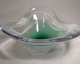 Flygsfors Coquille Swedish Modern Art Glass Bowl 1963 Paul Kedelv