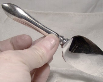 Reed & Barton Four Georges Pattern Sterling Silver Handle Cheese Server or Lifter