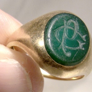 Victorian 18K Signet Ring Green Chalcedony Seal 1860 Monogram Size 5-1/2