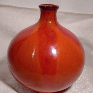 Huronia Pottery Canada Orange 5-1/4&quot; Bulb Vase 1960s
