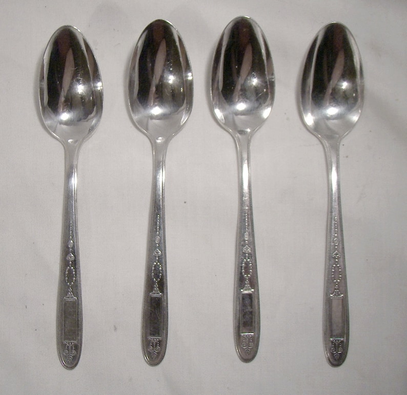 4 Grosvenor Silver Plated 5 5 O/'clock Spoons 1921