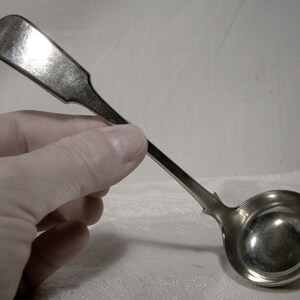 Victorian Fiddle Pattern Silver Plated Sauce Ladle 1900