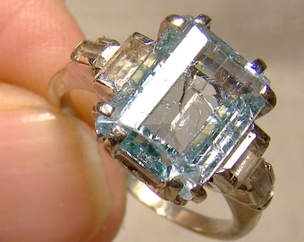 10K White Gold Green and Clear Spinels Ring 1970s - Size 6