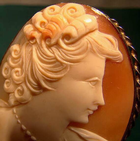 Large 10K Gold Shell Portrait Cameo Brooch and Pe… - image 2