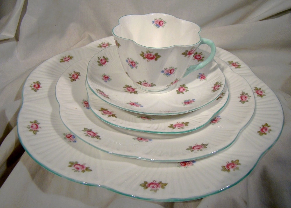 Shelley Rosebud 13426 Dainty Shape 5 Pc. Place Setting - Etsy