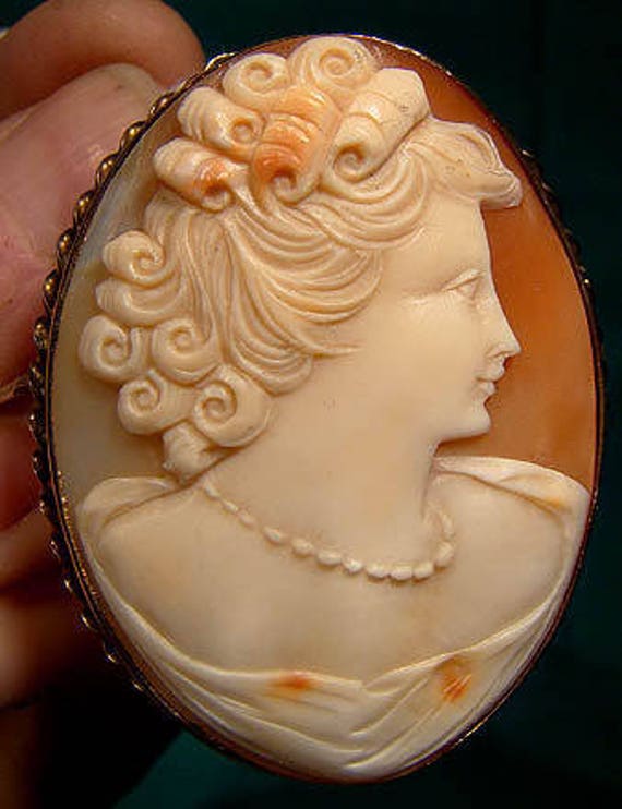 Large 10K Gold Shell Portrait Cameo Brooch and Pe… - image 1