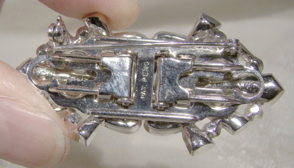 ヴィンテージ 1930's CoroDuetteブローチ ダブルクリック刻印あり Early Signed Coro Duette Type 3 Piece Brooch 1930s - Etsy