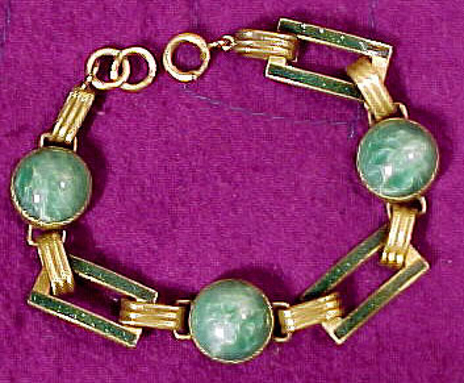 Vintage 60s Trifari Bracelet Green Jade Peking Glass