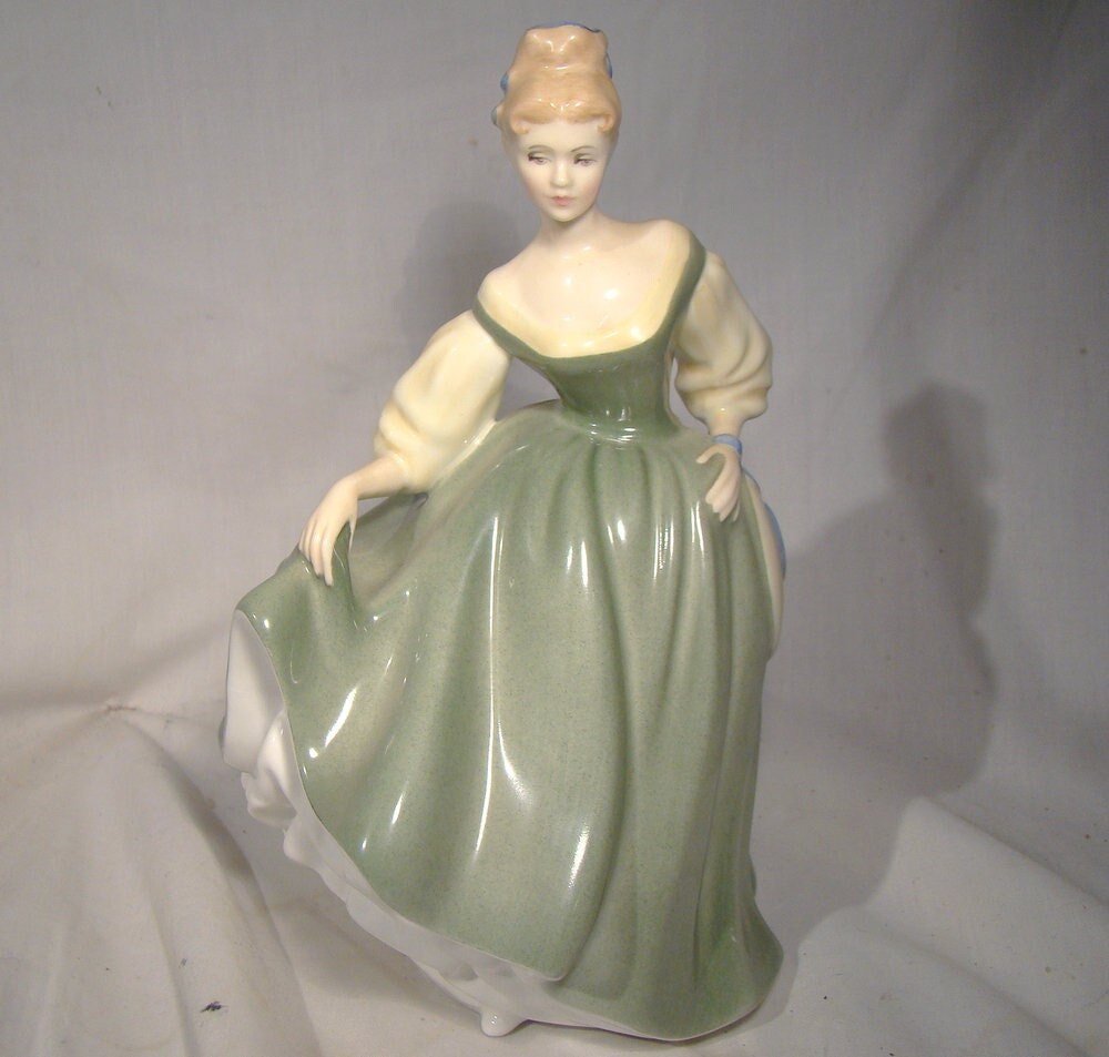 royal doulton figurines green dress Royal Doulton Figurine Secret Thoughts HN2382 main image 0