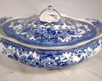 Keeling & Co Colwyn Blue and White Oval Casserole or Entree Dish 1900-1910