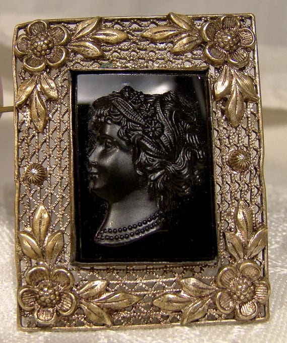 Czech Black Glass Cameo Gilt Brass Filigree Brooch 1920s - Etsy Czech Black Glass Cameo Gilt Brass Filigree Brooch 1920s - Etsy