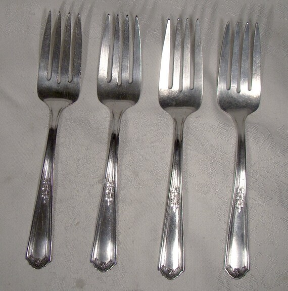 4 ONEIDA COMMUNITY SILVER PLATE LADY HAMILTON SALAD FORKS X FOUR
