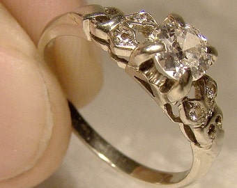 Art Deco 18K White Gold Diamonds Ring 1930s with Appraisal