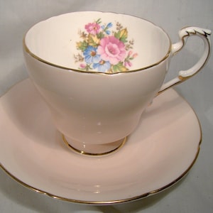 Paragon A4130 Pink Tea Cup and Saucer with Floral Bouquet 1960s Teacup
