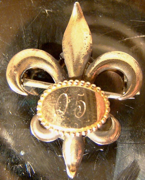 Ancienne Broche De Montre Fleur De Lis Plaquée Or 12K - Style Chatelaine - Occasion