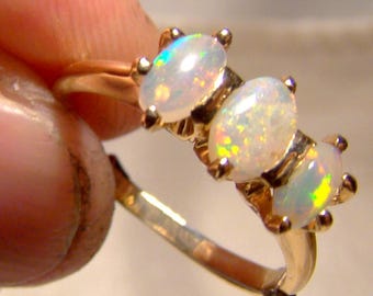 Birks 14K Yellow Gold 3 Opals Row Ring 1950s - Size 6-1/4