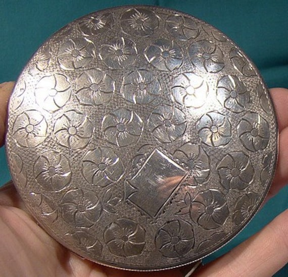 Art Deco Large Engraved 833 Silver Pancake Face Powder Compact 1920s Round