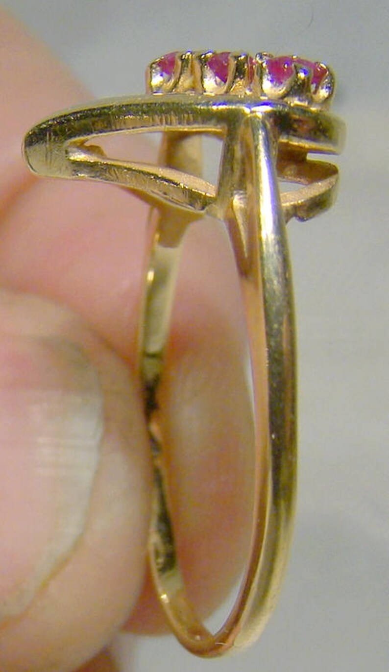 14K Rubies Heart Ring 1970s 14 K 3 Ruby Row Size 7