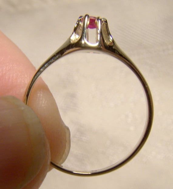 14K Yellow Gold Ruby Solitaire Ring 1900-1910 Siz… - image 4