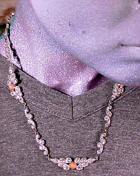 Collier Art Déco Ancien - Pâte De Verre Couleur Corail - Bijou Vintage Français Occasion
