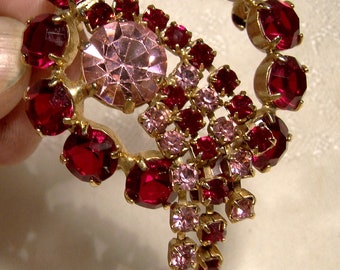 Pink and Red Rhinestones Round Dangly Brooch 1950s