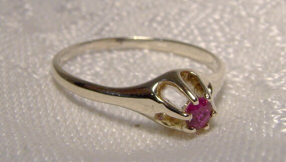 14K Yellow Gold Ruby Solitaire Ring 1900-1910 Siz… - image 2