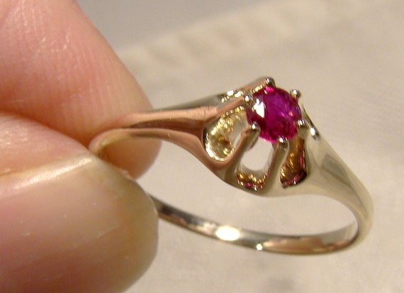 14K Yellow Gold Ruby Solitaire Ring 1900-1910 Siz… - image 1