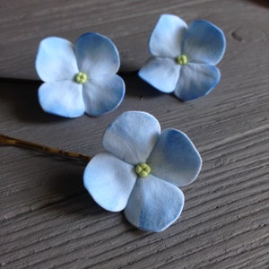 Light blue hydrangea , green center . Hair bobby pin polymer clay flowers. Set of 5.  5  hydrangeas - 5 pins