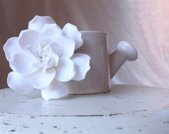 White Gardenia hair flower. Hair clip polymer clay flower for wedding. Gardenia on alligator clip.