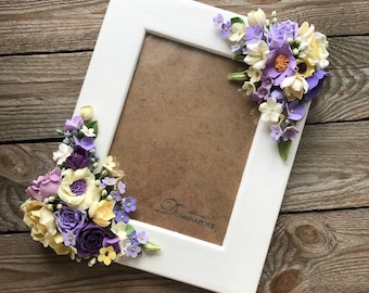 Photo frame In yellow and lilac tones.