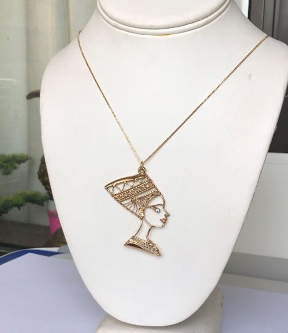 Nefertiti chain pendant Clearance