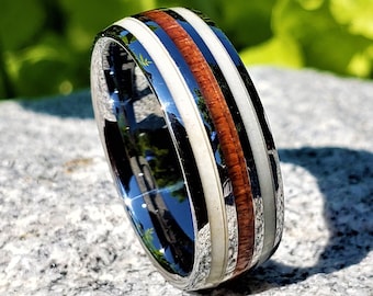 Anillo de tungsteno con asta de ciervo: incrustaciones de madera de koa, alianza personalizada