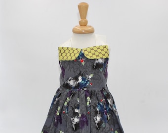 Girls Size 4. Your favorite female villains cover this gray halter dress w/ a polka dot collar. Ready to ship!