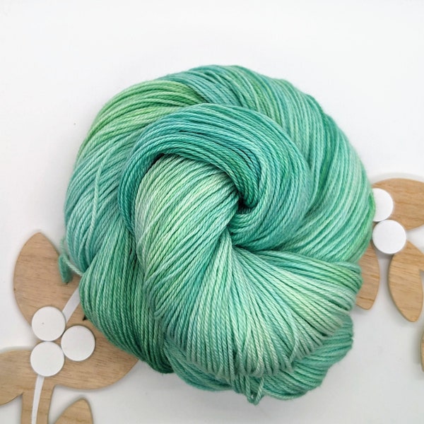 Fingering Weight Sock Yarn / Minty Green Blue Light toned yarn (75/25 Superwash Merino Wool/Nylon) Hand Dyed / Julep