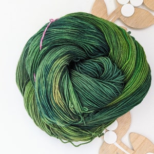 Fingering Weight Sock Yarn / Variegated Shades of Light and Bright Green (100% Superwash Merino Wool) Hand Dyed - Boss Moss