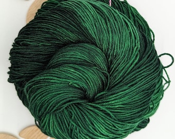 Fingering Weight Sock Yarn / Dark Forest Green (100% Superwash Merino Wool) Hand Dyed