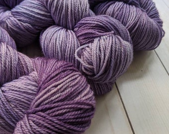 Fingering Weight Sock Yarn / Purple Lavender Amethyst  (75/25 Superwash Merino Wool / Nylon) Moreau