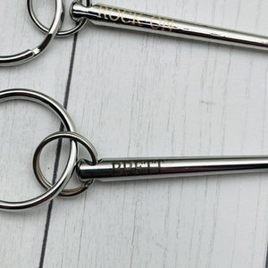 Personalized Alloy Drum Keychain, Mini Drum stick Keychain imagem 2