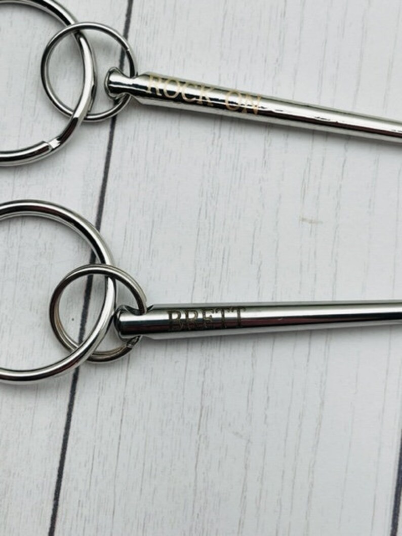 Personalized Alloy Drum Keychain, Mini Drum stick Keychain imagem 2