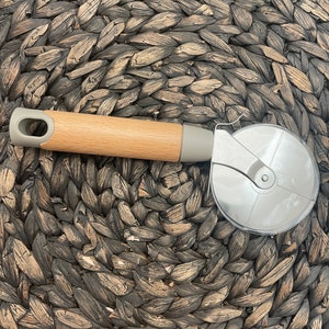 Blank Pizza Cutter - Blank Pizza Slicer - Tomato Pie Lover Gift - Kitchen Gadget