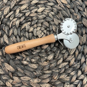 Engraved Stainless Steel Pastry Cutter - Personalized Kitchen Tools - Engraved Pasta Cutter - Ravioli