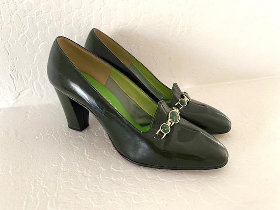 Mod Pumps Vintage 1960s Forest Green Leather Jewe… - image 1