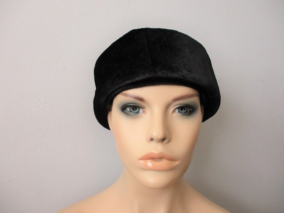 ROBERTA BERNAYS Hat Vintage 1950s Black Velvet Bu… - image 1