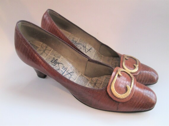 Vintage 1940s Pumps Shoes Heels Brown Embossed Lea
