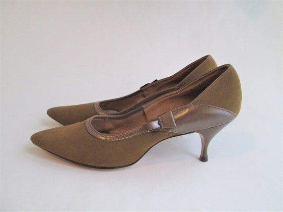 Kitten Heels Pumps Vintage 1950s Camel Brown Sued… - image 2