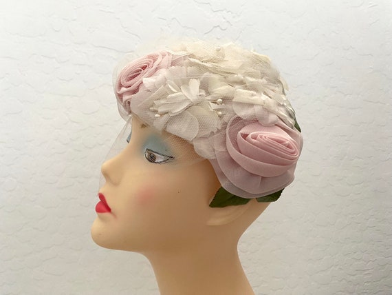 Floral Hat Veil Vintage 1960s White Pink Roses He… - image 3