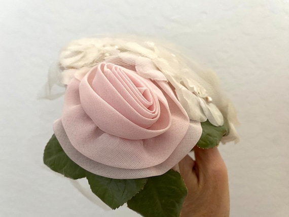 Floral Hat Veil Vintage 1960s White Pink Roses He… - image 8